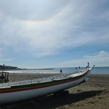 Apartamento Cerca De La Playa Apartment Malaga Luaran gambar